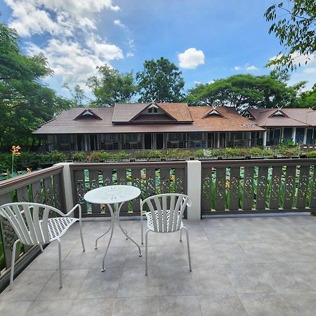 Le Charme Sukhothai Historical Park Екстер'єр фото