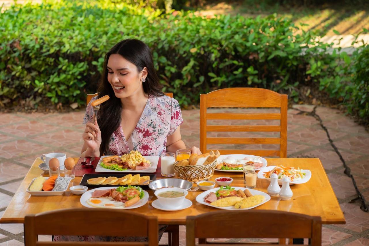 Le Charme Sukhothai Historical Park Екстер'єр фото